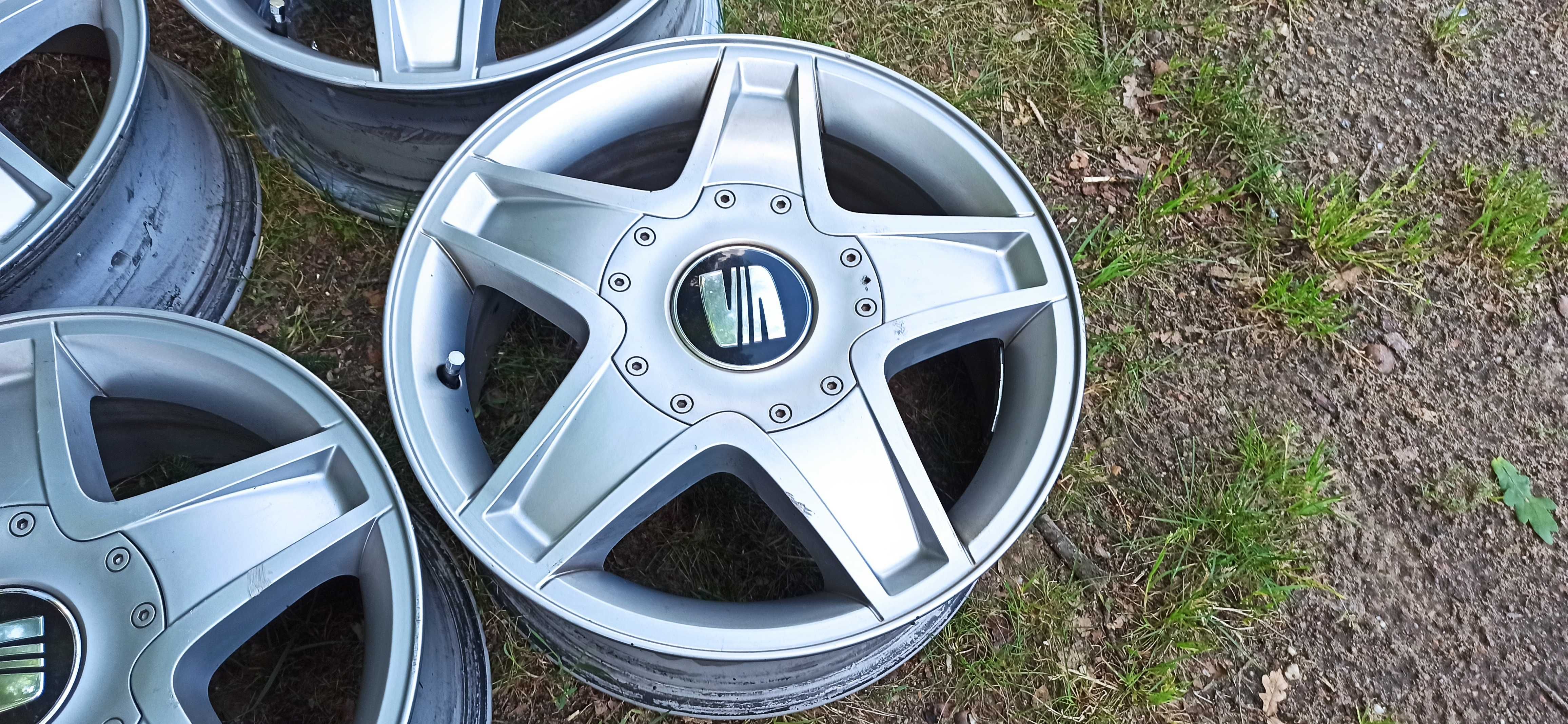 Seat 16'' 5x100  Leon Toledo 2 ET42 komplet Golf 4