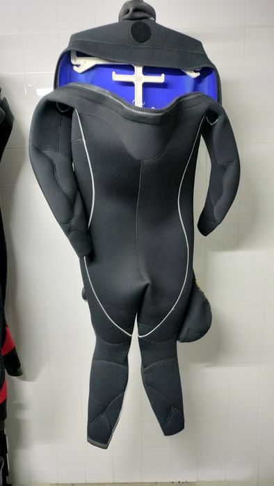 Fato de mergulho semi seco