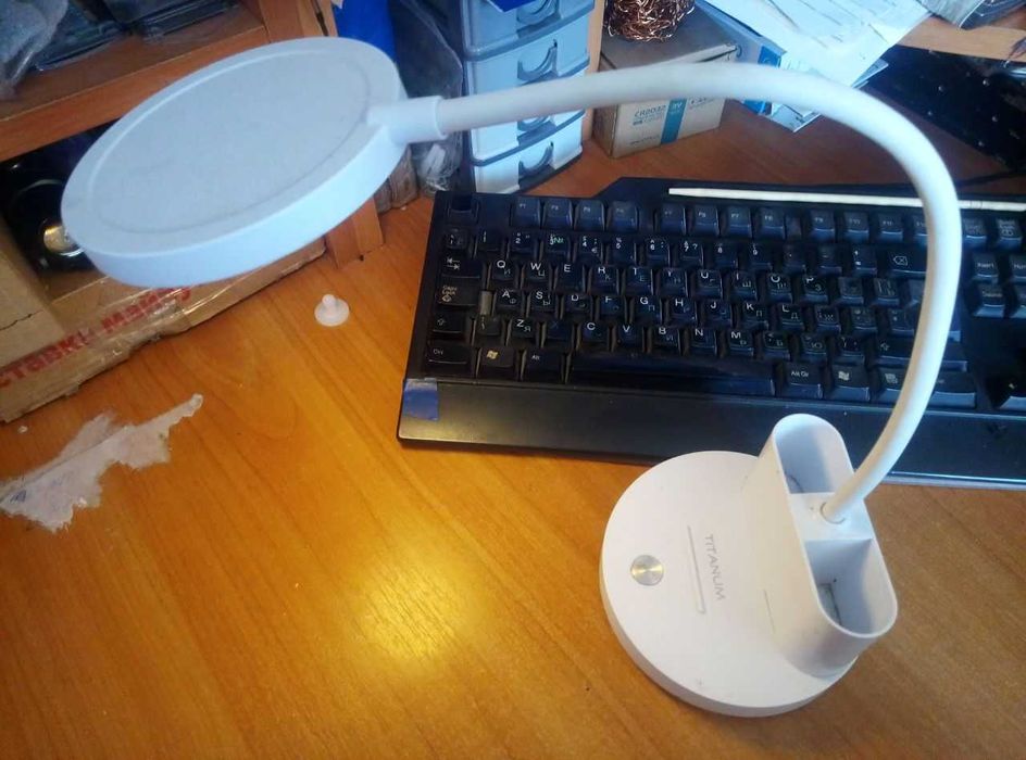 Настольна акумуляторна лампа (б/у) як нова 6W 2700-6000K