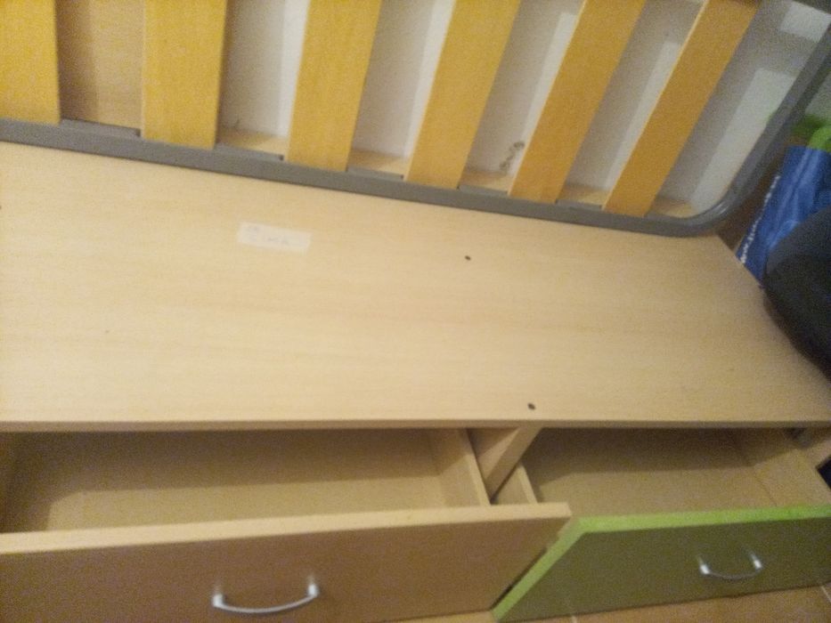 Cama dupla com 3 gavetas
