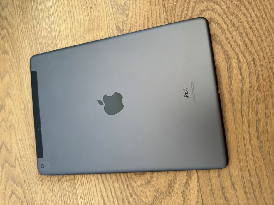 Apple ipad 8 Wifi LTE 32gb MDM Space Grey сірий Чорний