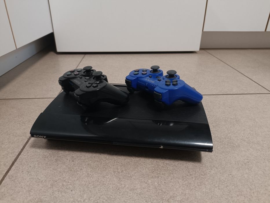 Sony Playstation 3 PS3 Super Slim 500ГБ 2 джойстика с играми 4 000,