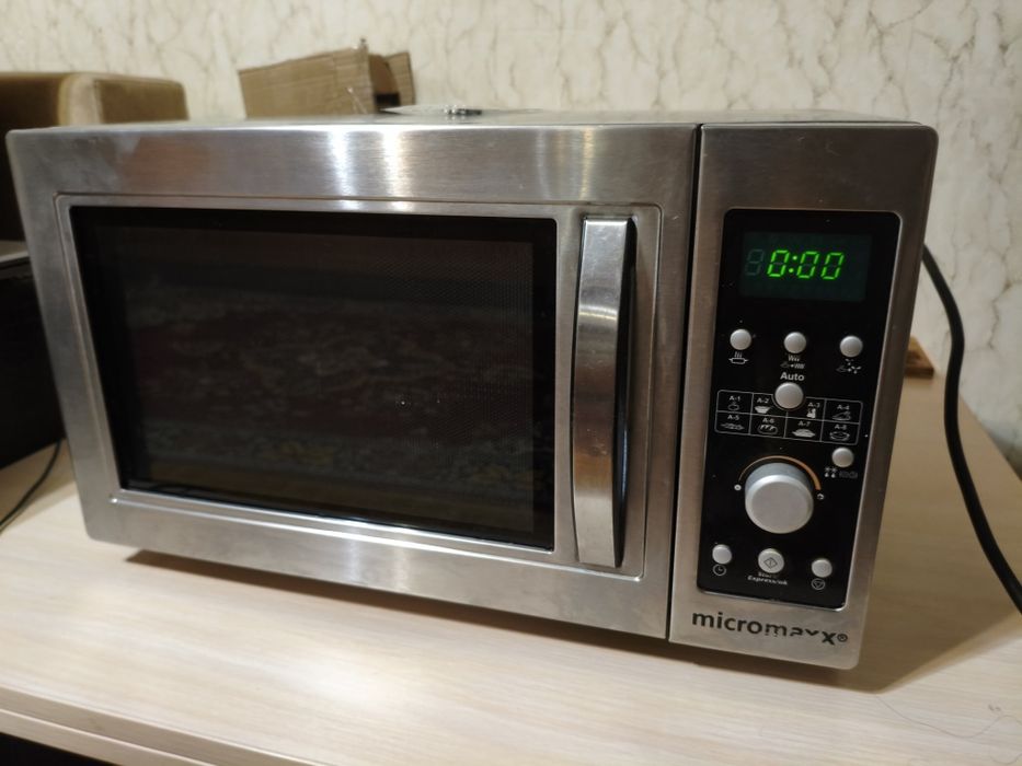 Німецька  мікрохвильова-духовка з грилем (3 в 1) Micromaxx MM2854