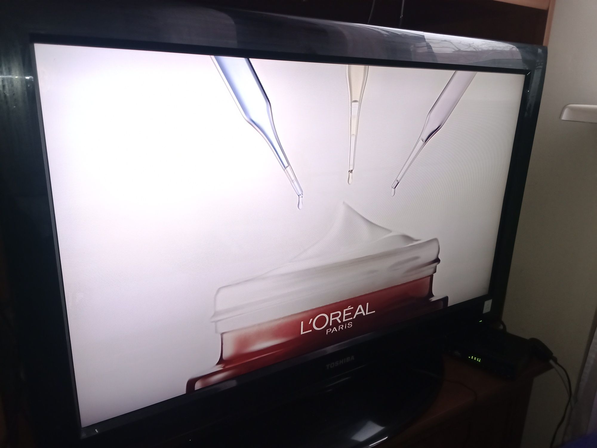 Telewizor Toshiba 32"+dekoder+HDMI