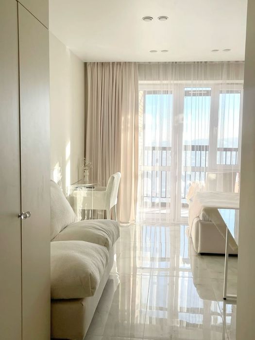 Новинка 2х кім квартира зі свіжим ремонтом  в центрі міста