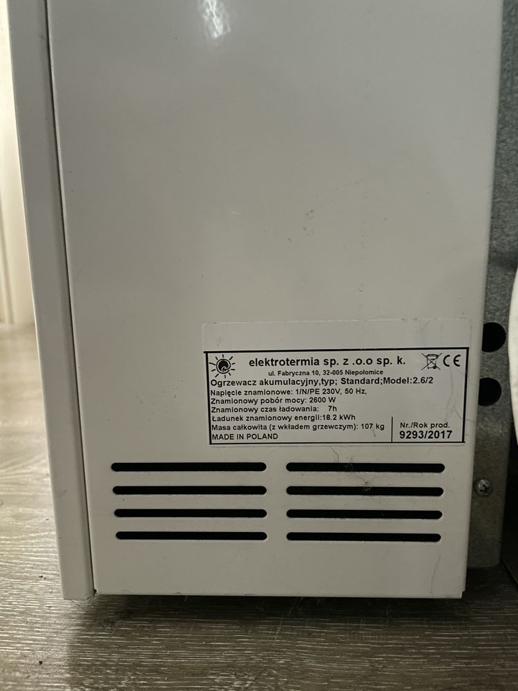 Ogrzewacz akumulacyjny 2600W / piec elektryczny 2600W