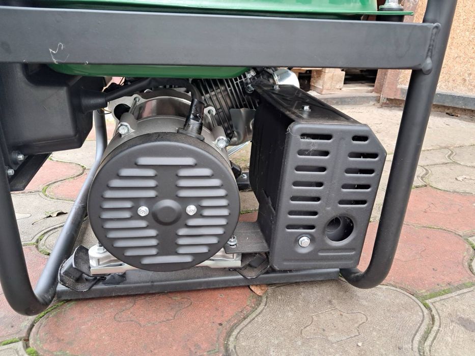 Бензиновий генератор Tatra Garden GE 3000