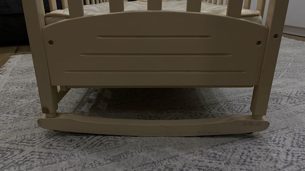 Продам дитяче ліжко з матрасом!