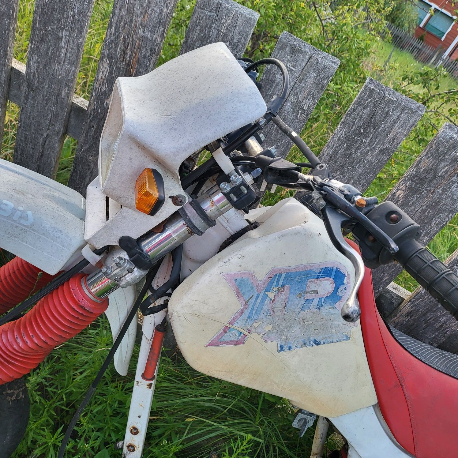 Honda xr600r w całości