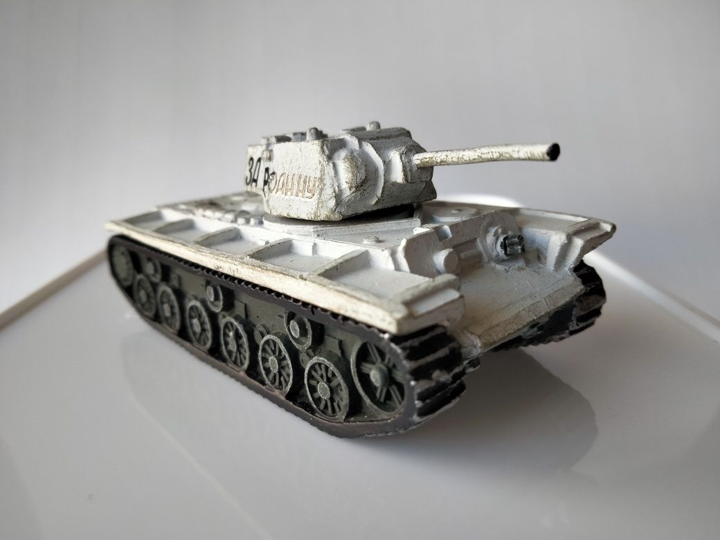 1/72 Tanque Soviético KV-1S - 2° Guerra Mundial (1943/1945)