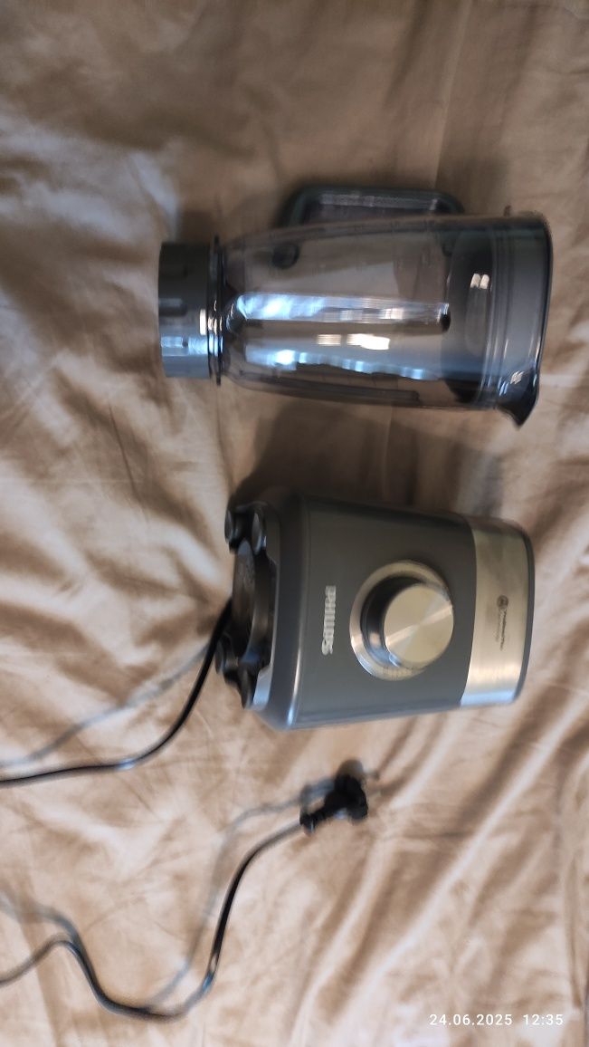 Блендер PHILIPS HR3020/20