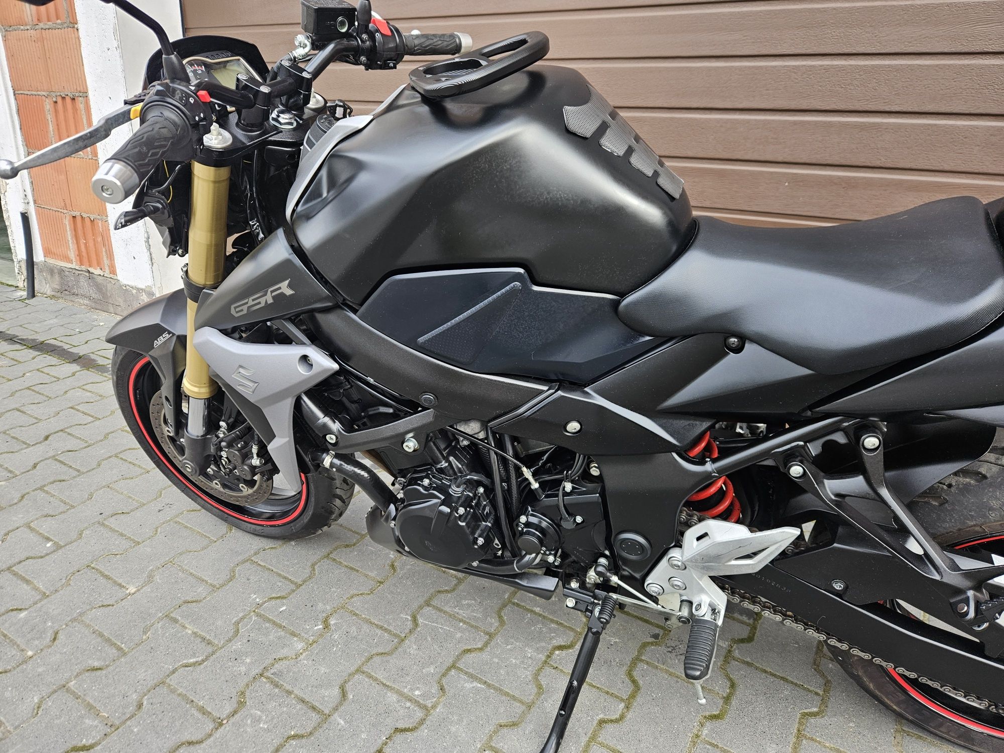 Suzuki GSR 750 ABS /2016/  - Scorpion