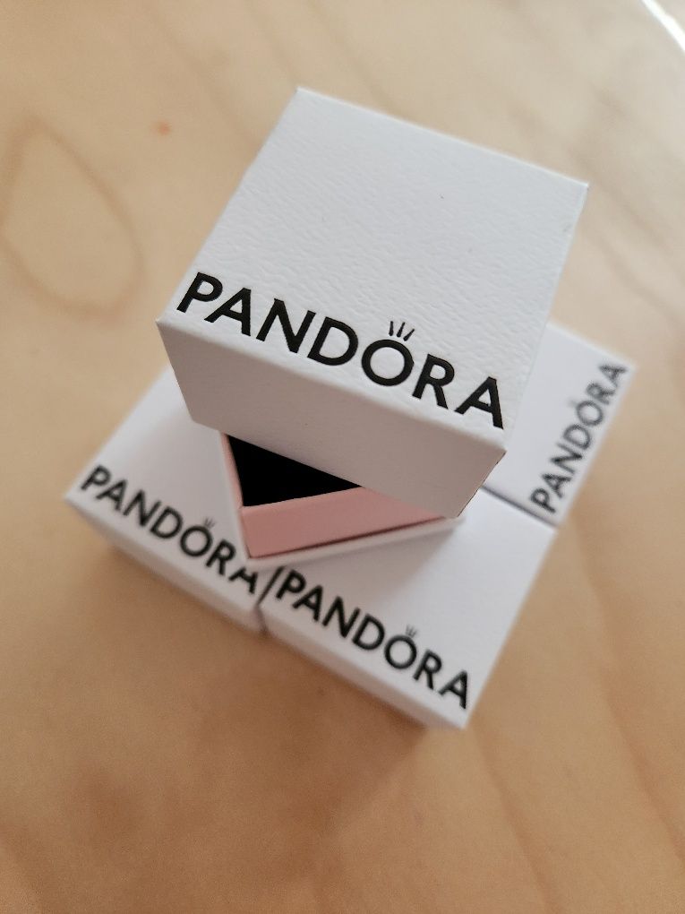 Pudełko/pudelka Pandora