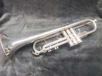 Trąbka Holton ST555 s