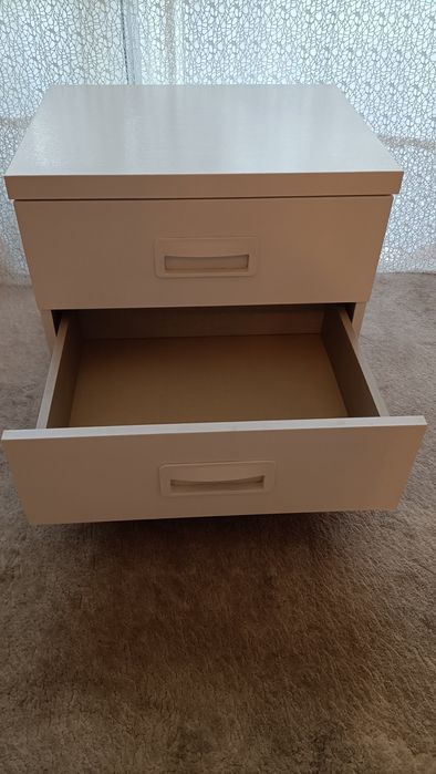 Mesinha de cabeceira  ou apoio