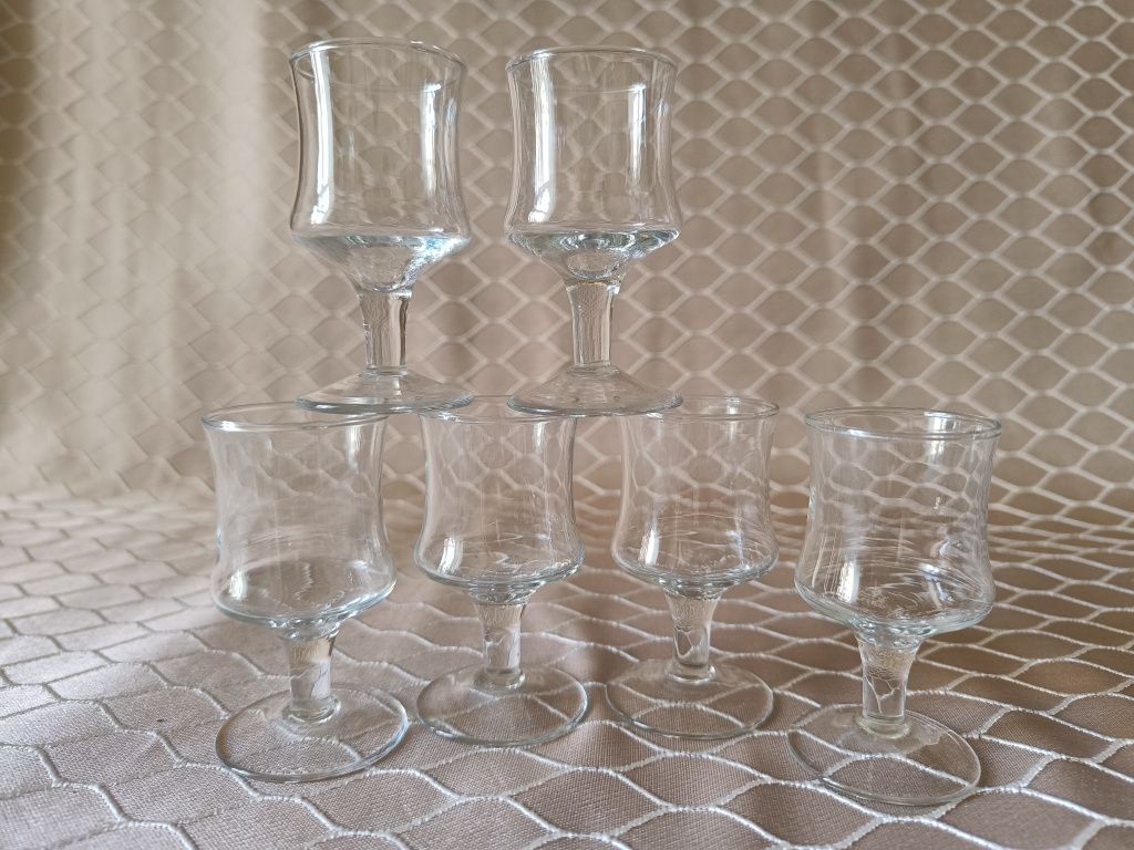 Kieliszki do wódki na nóżce 0,25 ml PRL