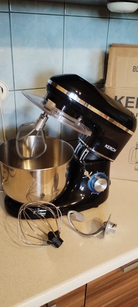 Mocny mikser planetarny, robot kuchenny Kerch 
O dużej mocy 2200 W.