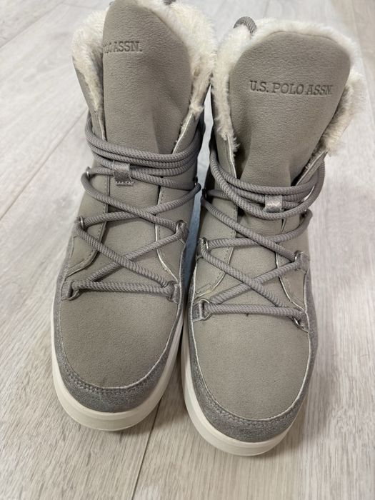 Продам жіночи ботинки