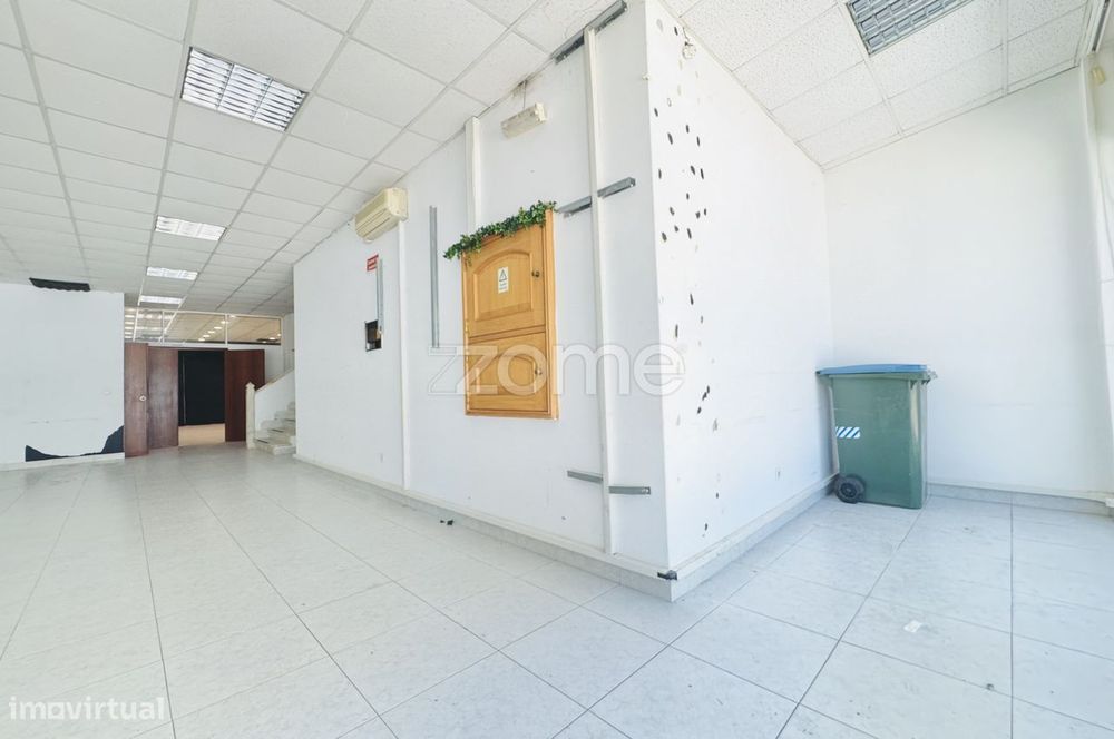 Excelente espaço para serviços ou comércio na Penha de França