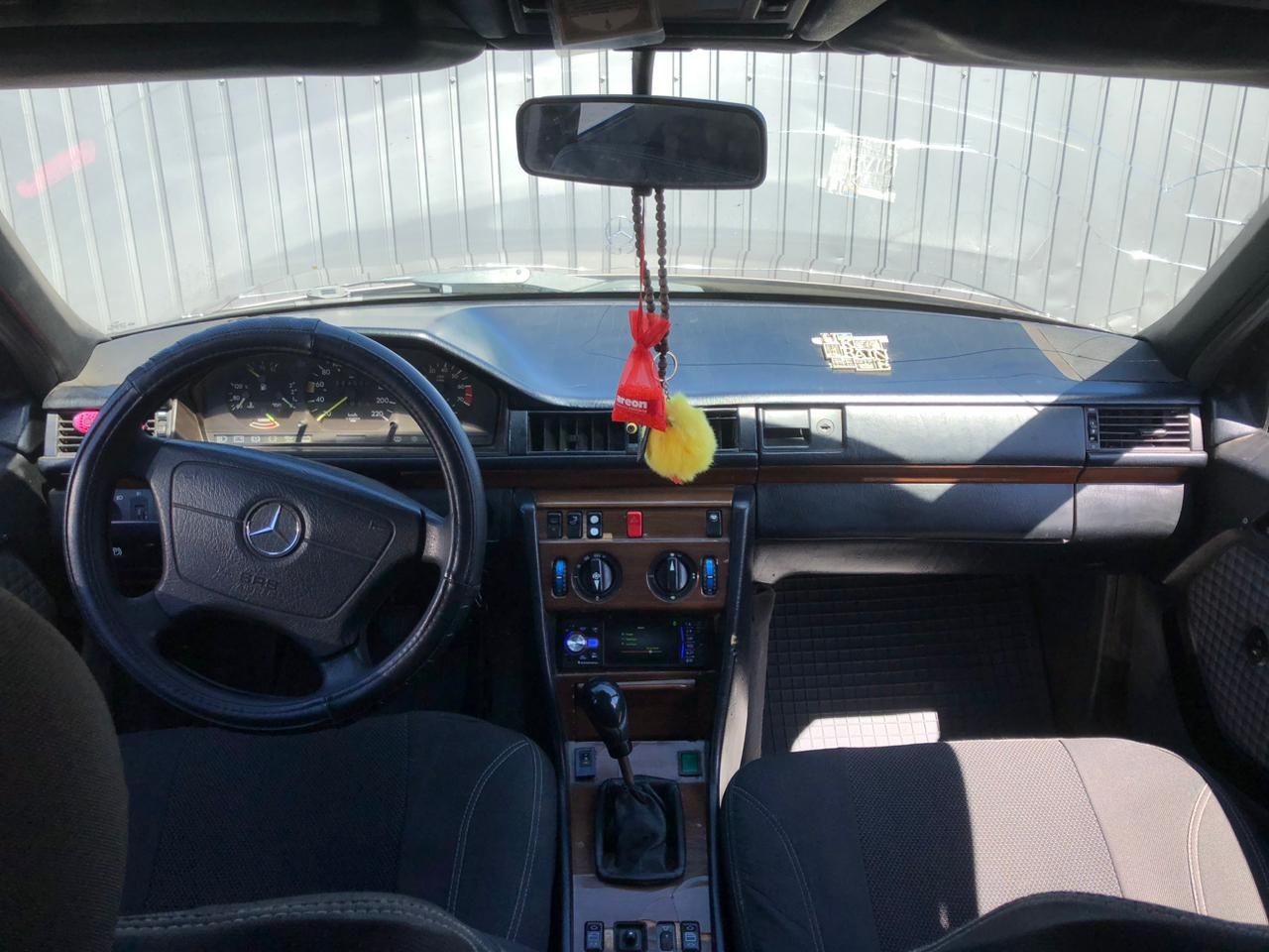 Мерседес W 124 1989