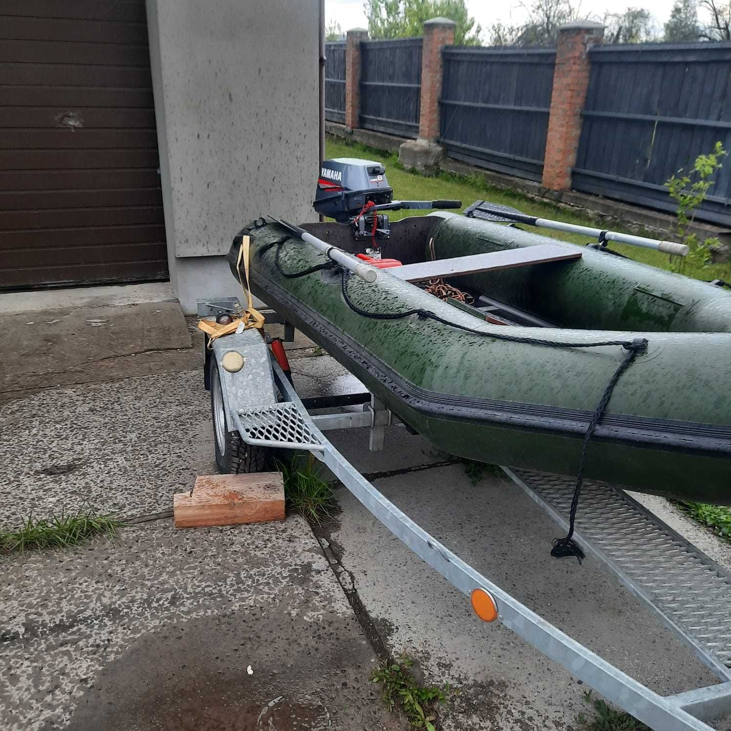 Причіп з надувним човном