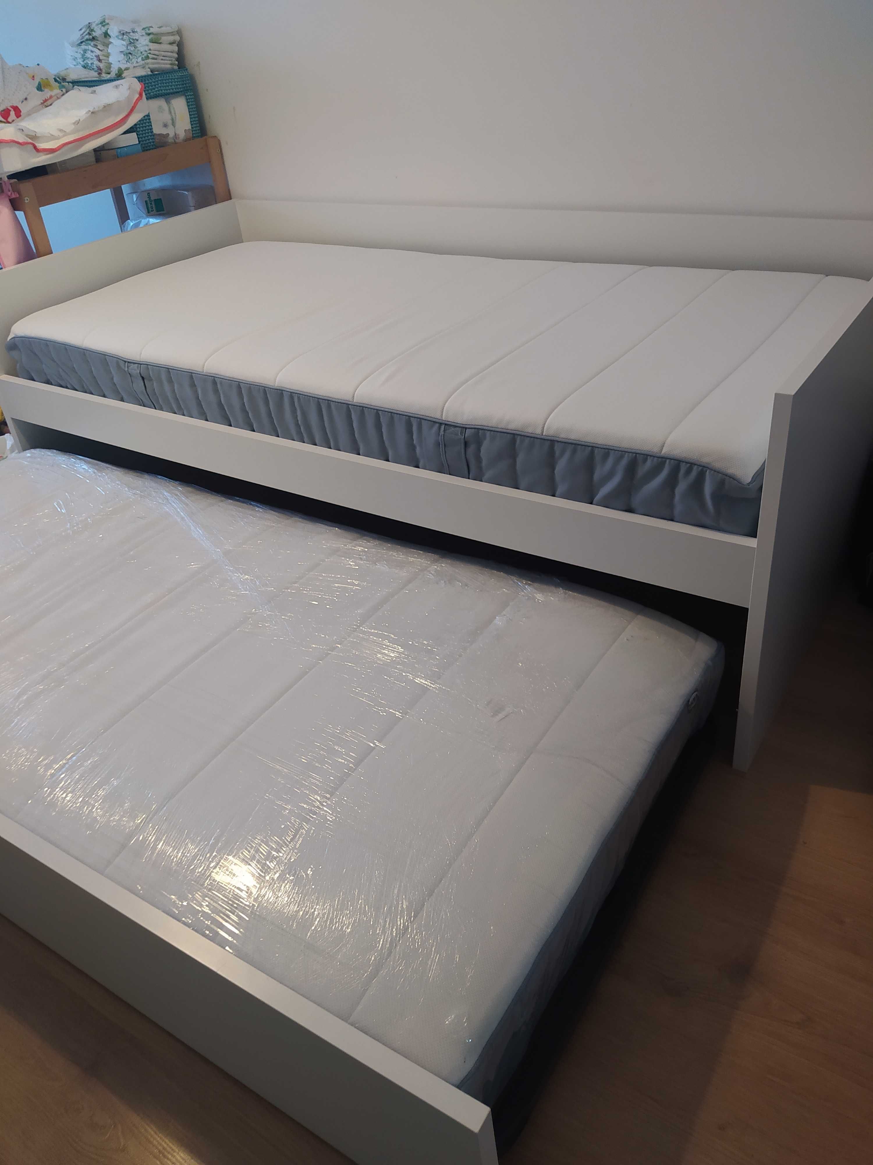 Cama dupla JOM + 2 colchões IKEA