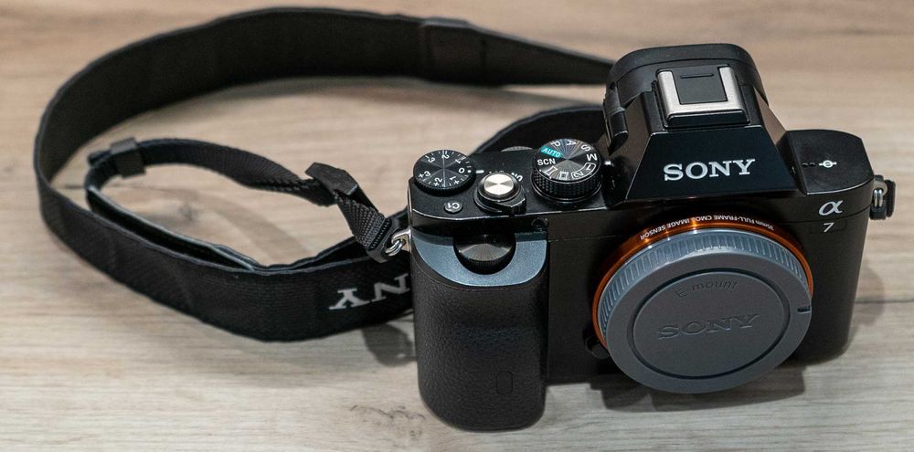 SONY A7 - body + dodatki, niski przebieg 16tys.
