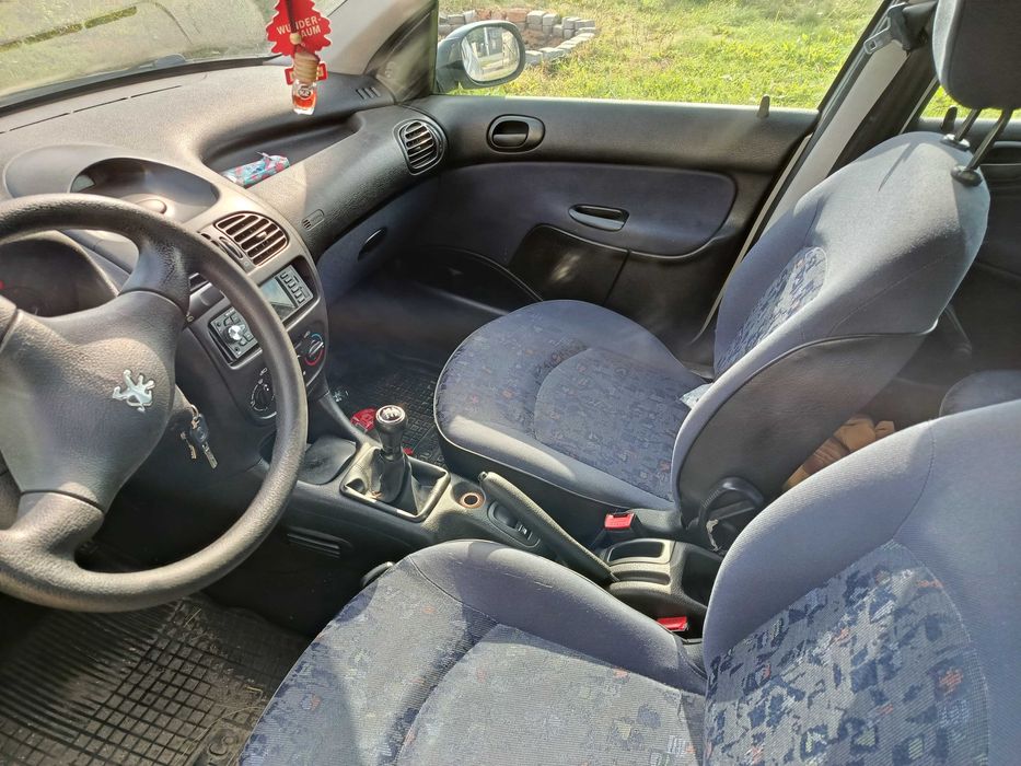 Peugeot 206 5d 2001 1.4 benzyna 138 tys.