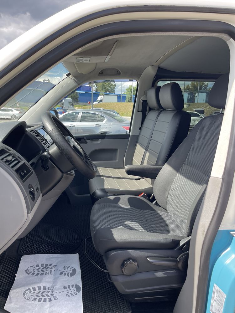 Volkswagen T5 2009 газ/бенз, Оригінальний пасажир, бус, мінівен, обмін
