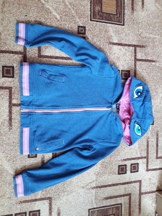 Продам кофточку на змейке