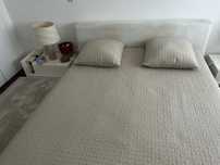 Cama c/ cómodas incluídas