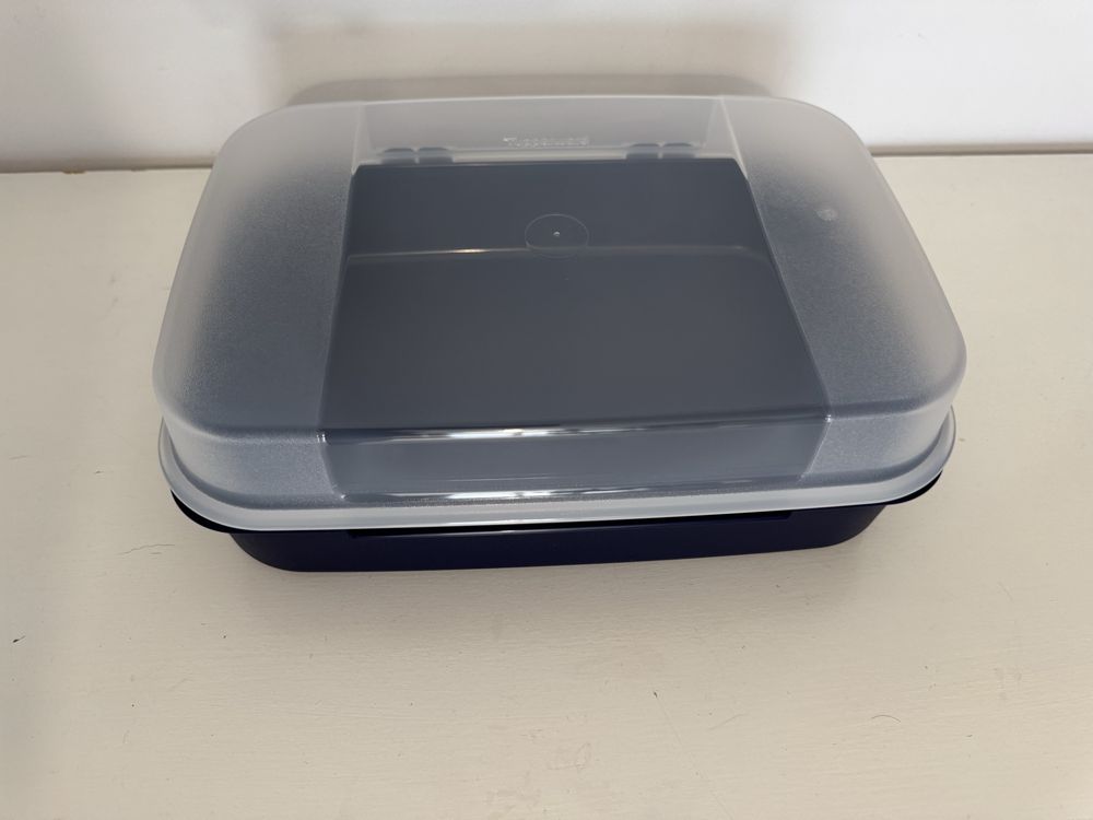caixa dos bolos 2L Tupperware