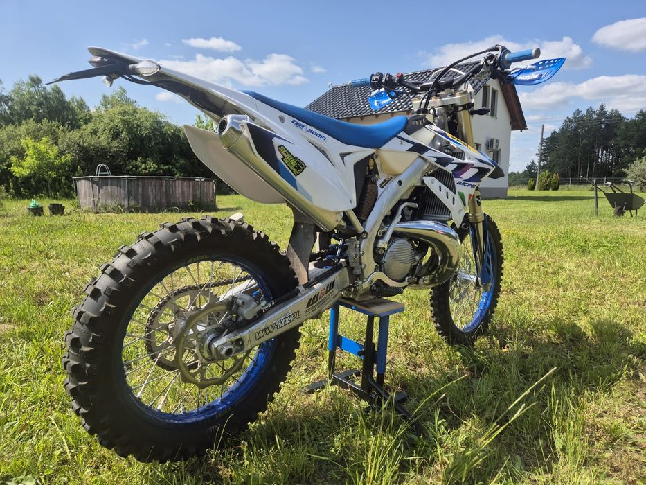 Motocykl enduro TM Racing EN 300 Fi KTM Husqvarna