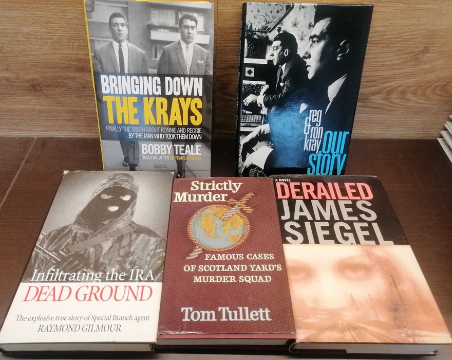 Livros capa dura em inglês