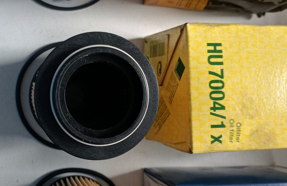 Фільтр масляний MANN HU 7004/1 X