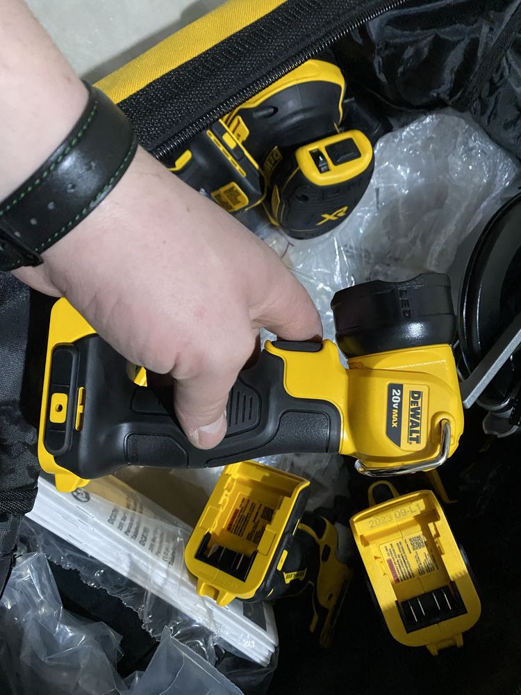 Нібір 2023 року Dewalt деволт ціна 17000гр