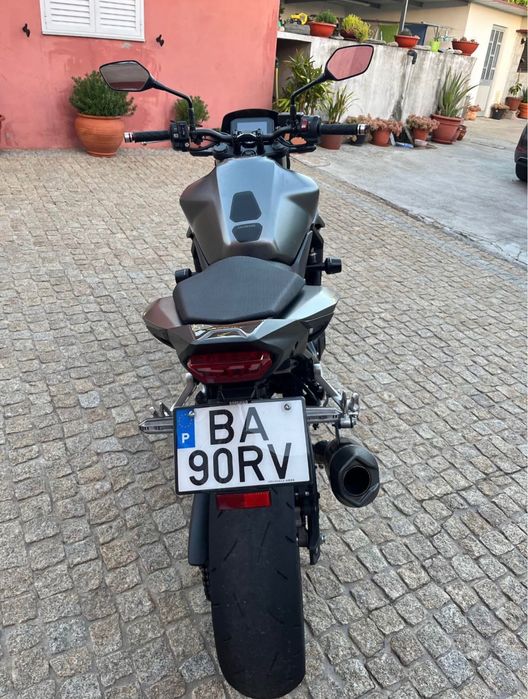 Honda Hornet 750  35 kW