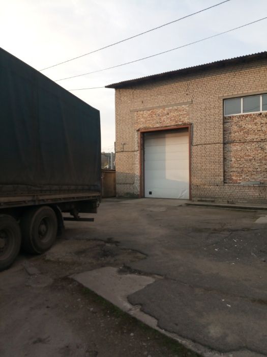 Продам базу торгово-промышленного назначения.