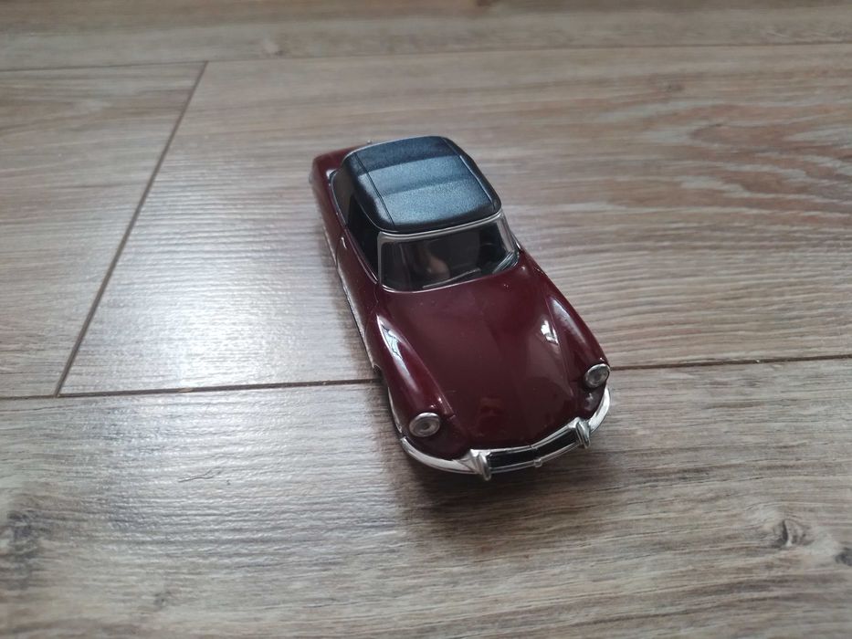 Citroen DS19 Cabriolet; Welly 1:34