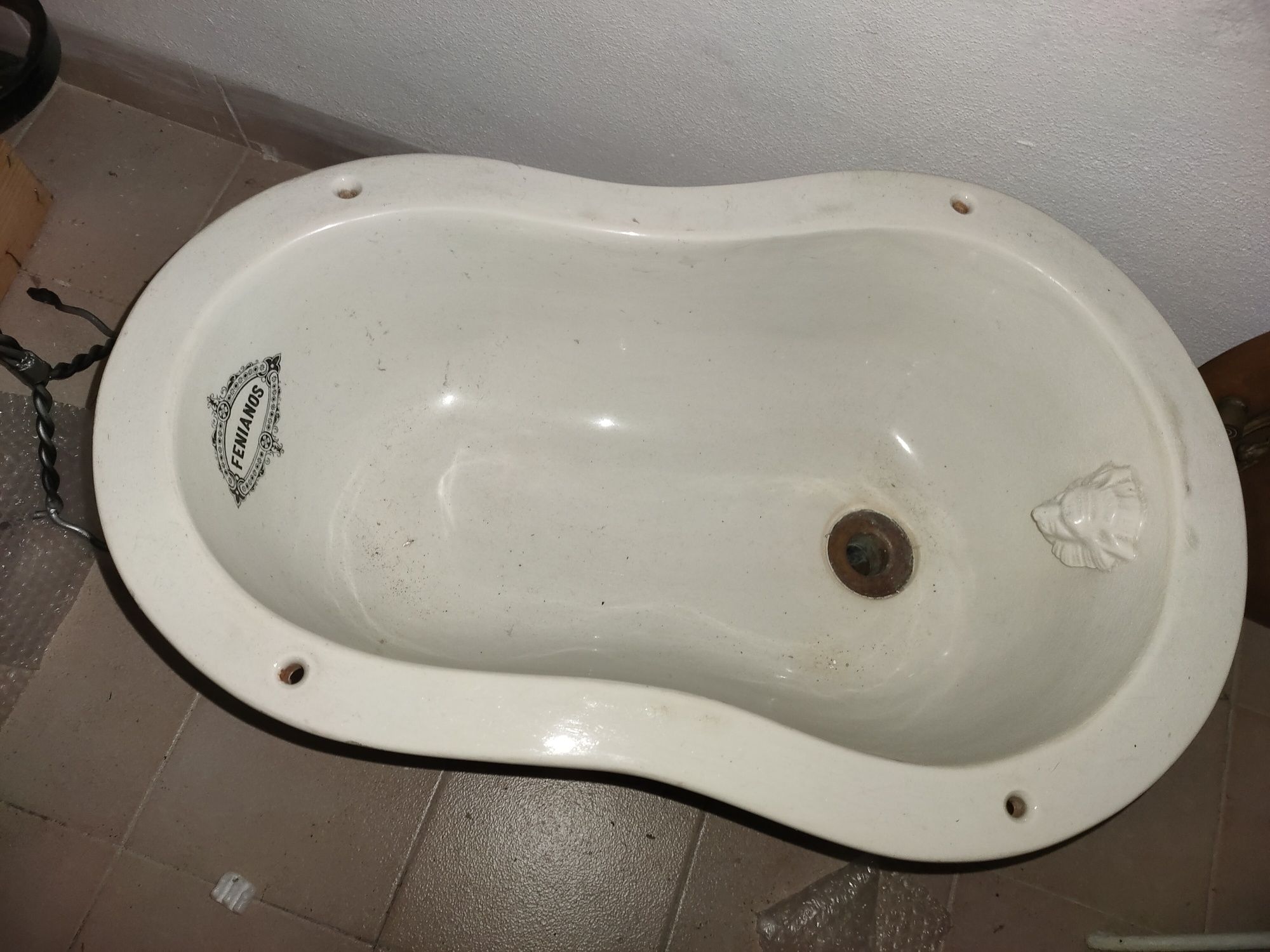 Bidé Antigo Marca FENIANOS