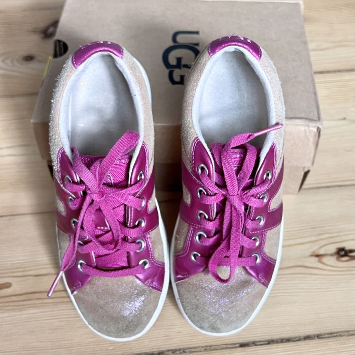 Buty dziewczęce UGG skórzane sneakersy Marcus Shimmer r. 33,5 21 cm