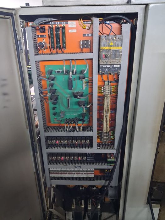 Centro de Maquinação Cnc Bridgeport Interact 412