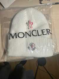 Gorro Moncler novo nunca usado