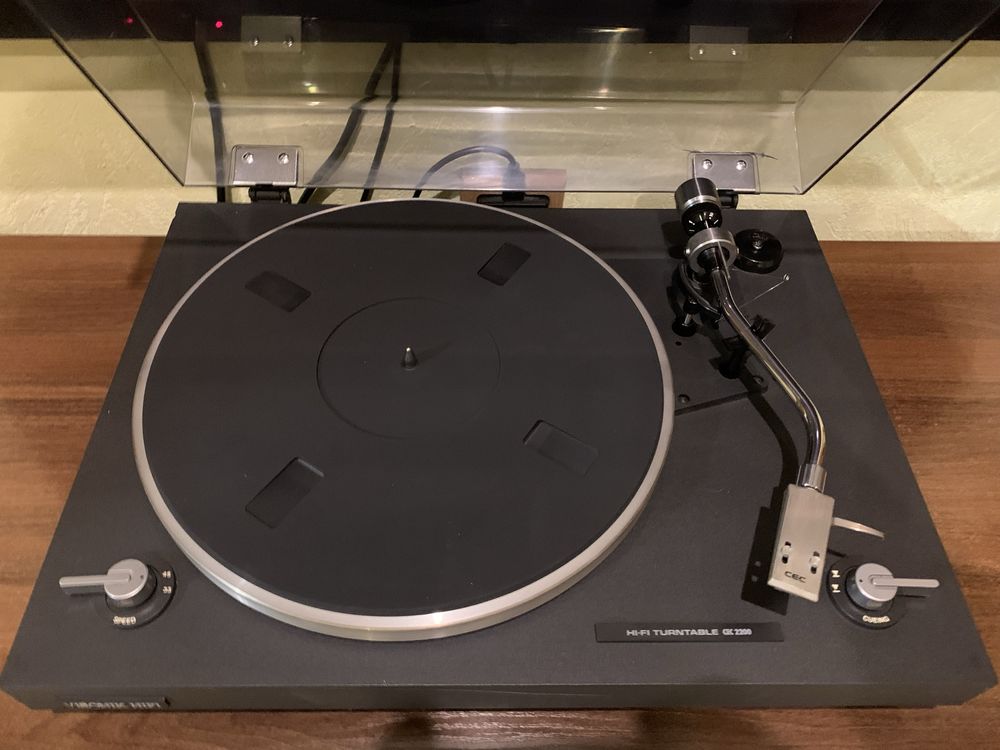 Програвач вінілових платівок CEC (Visionik) HI-FI Turntable