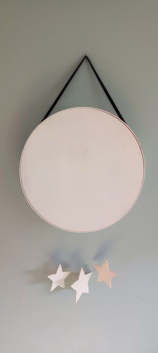 Prateleira em forma de lua