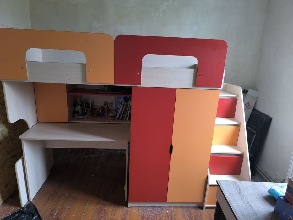 Продаємо ліжко - чердак