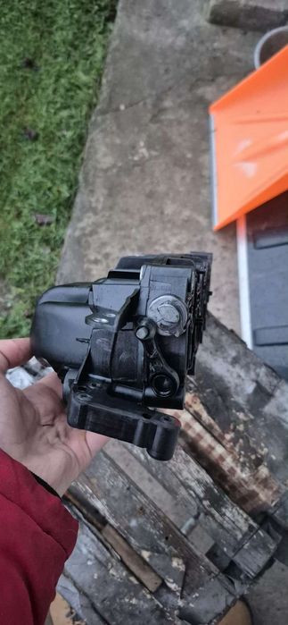 Sprzedam kolektor ssący audi a4 b8