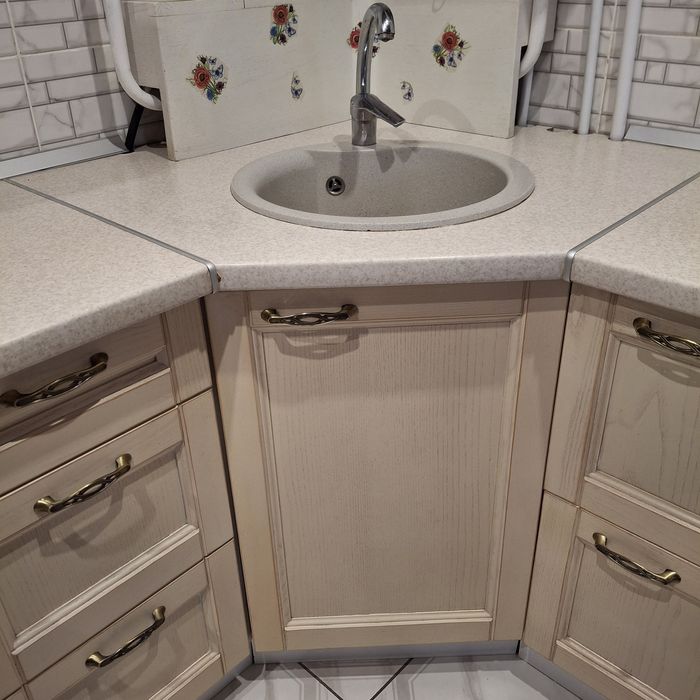 Продам     кухню