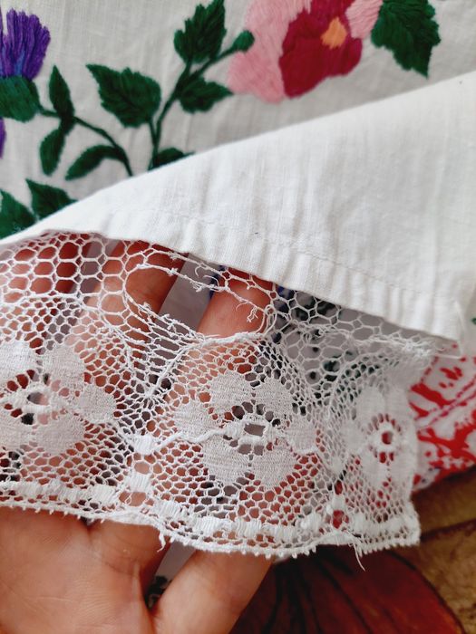 Рушник український з гарною ручною вишивкою