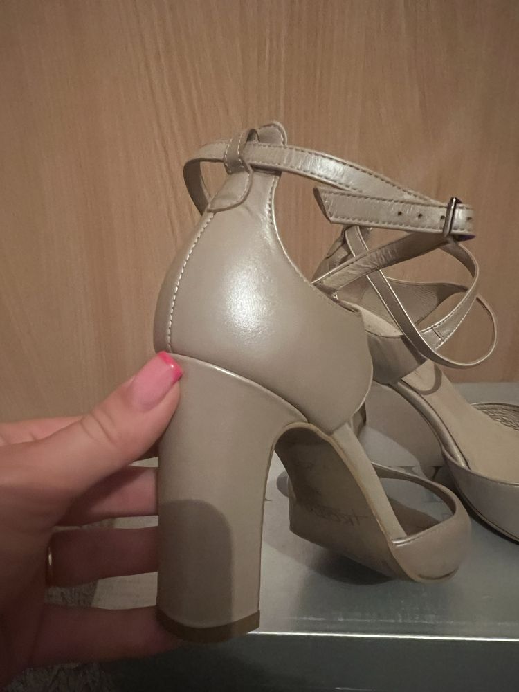 Sandały Kotyl jak nowe 36